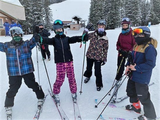 Photo of Middle School Skiers